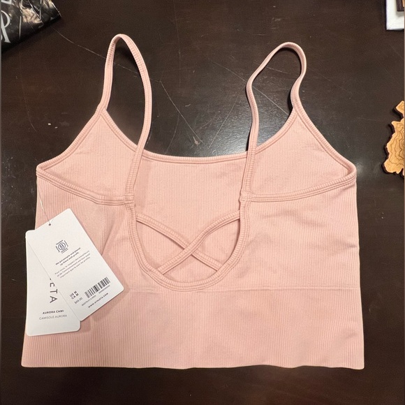 Athleta cropped yoga top - Picture 6 of 6